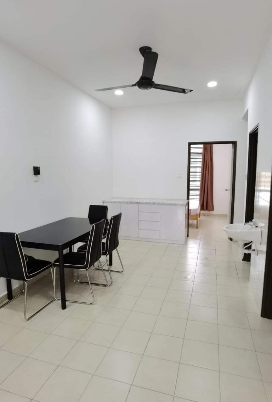 Infinity Homestay Bandar Cemerlang Ulu Tiram Exterior foto