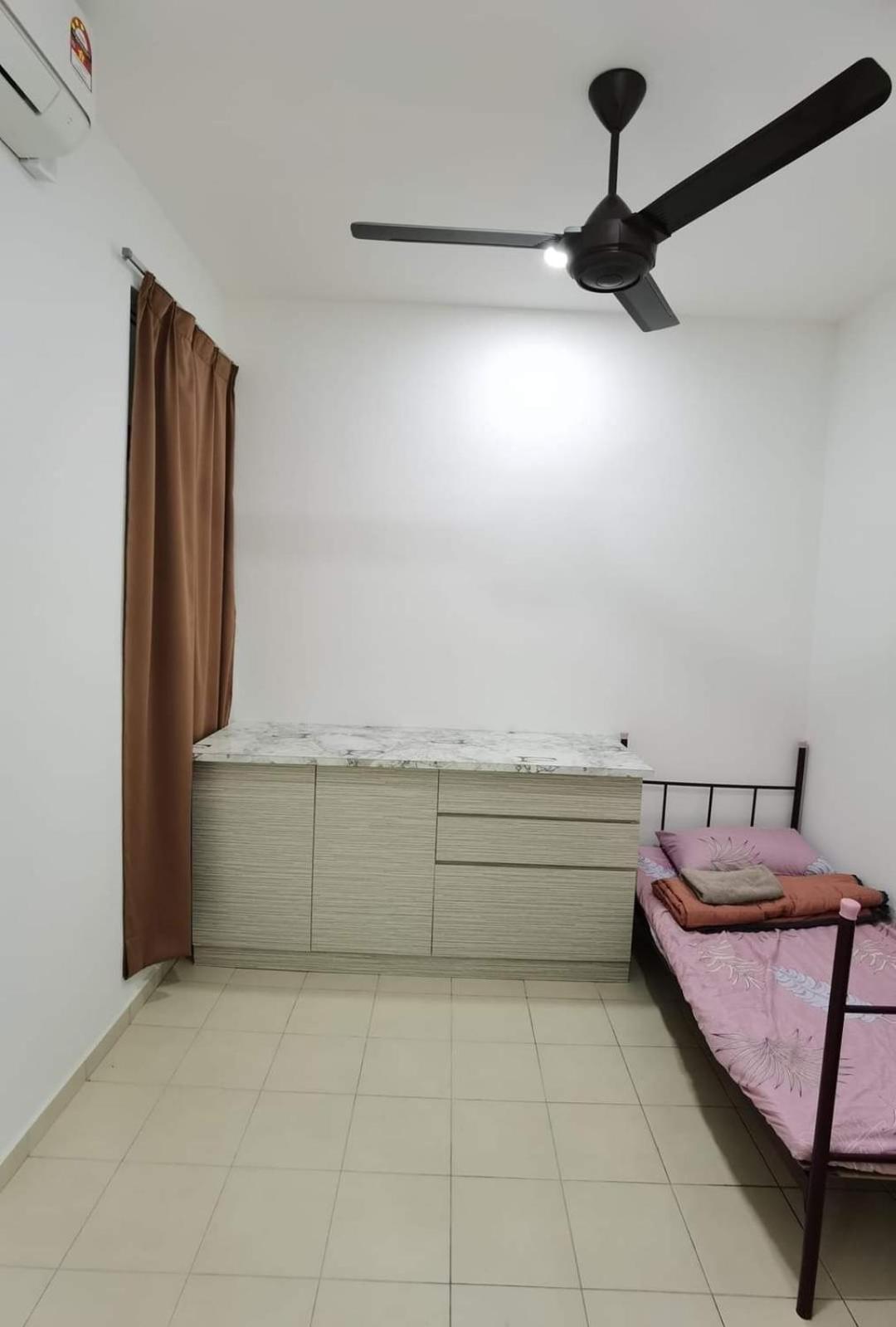 Infinity Homestay Bandar Cemerlang Ulu Tiram Exterior foto